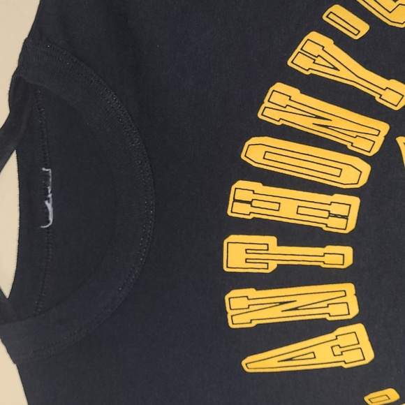 Mens T-shirt, Small, St. Anthony's Flying Sneaker logo - Picture 3 of 11